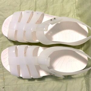 White fisherman’s sandals